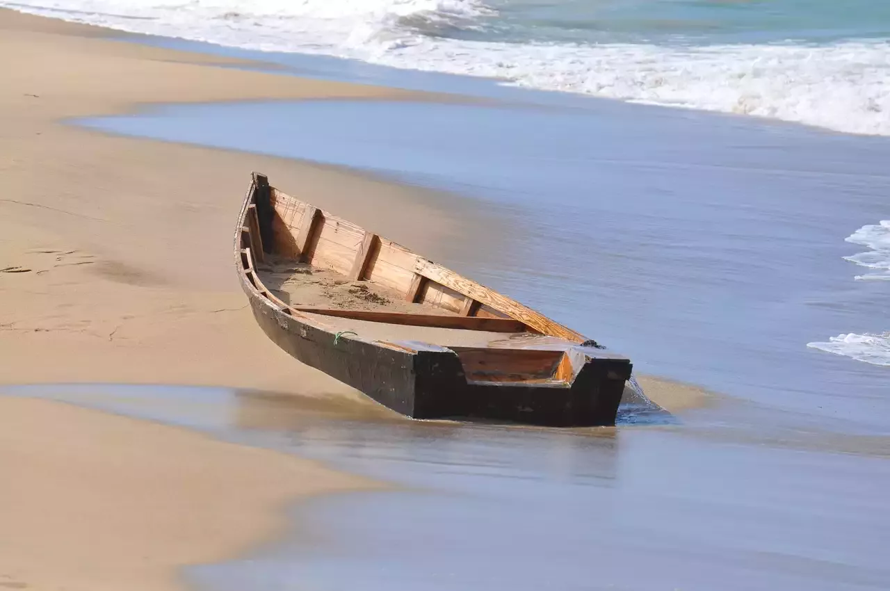 Ein Holzboot für ein Hobby restaurieren