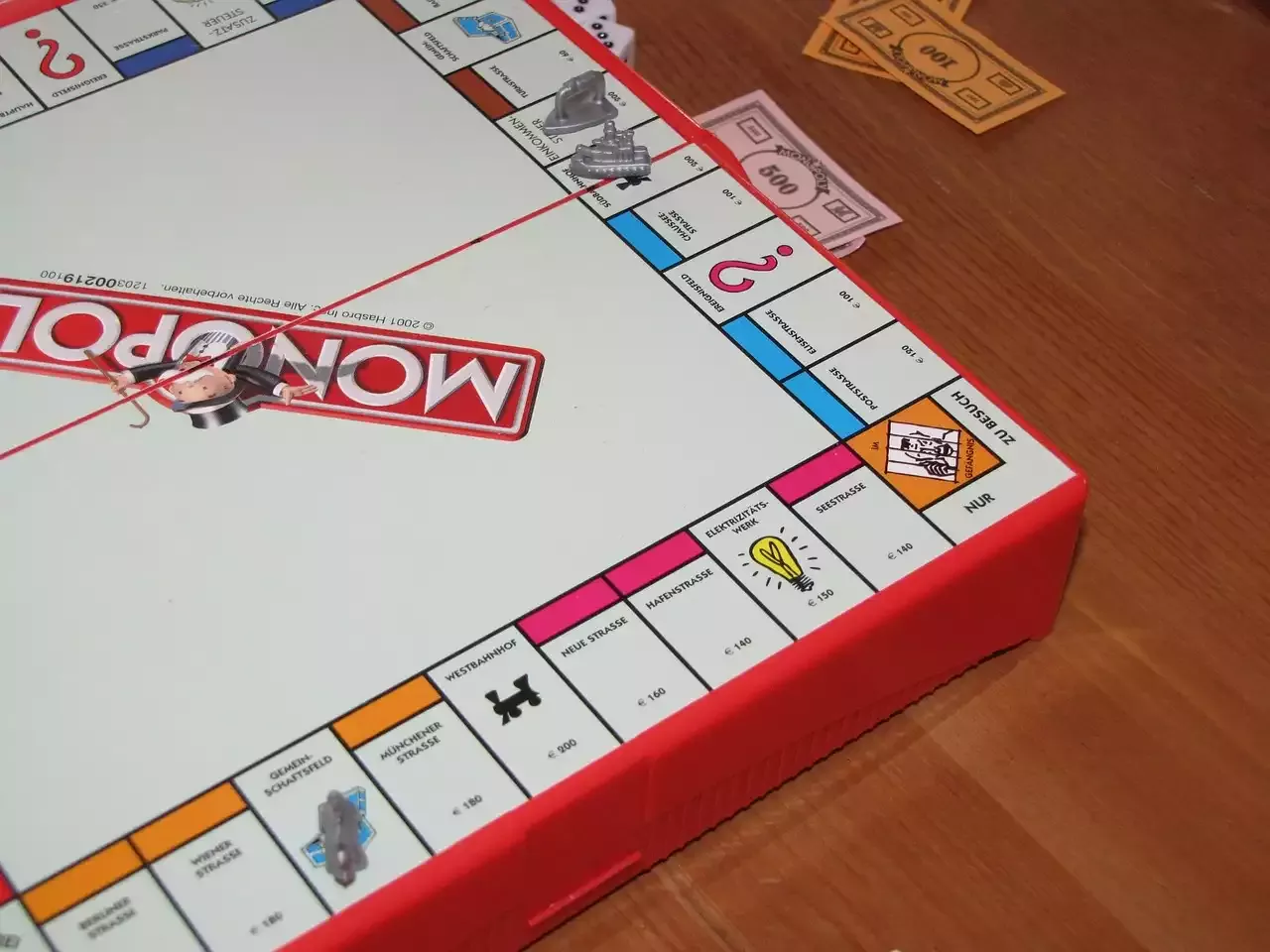 Viele Leute spielen Monopoly als Hobby